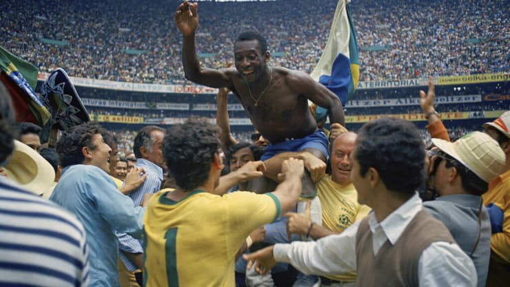 פלה חוגג את הזכייה של ברזיל במונדיאל 1970