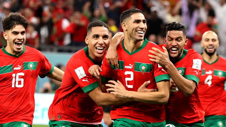 שחקני נבחרת מרוקו חוגגים נגד נבחרת ספרד