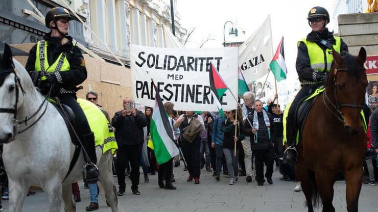 אלימלך נורבגיה אוסלו הפגנה תמיכה בעד פלסטינים דגל דגלי פלסטין 2018