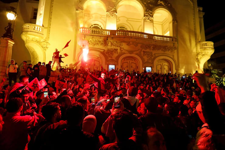 ניצחון מרוקו ב מונדיאל עלייה ל חצי גמר חגיגות ב תוניס תוניסיה