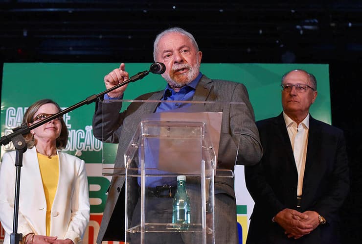 נשיא ברזיל הנבחר לולה דה סילבה מציג את שריו 