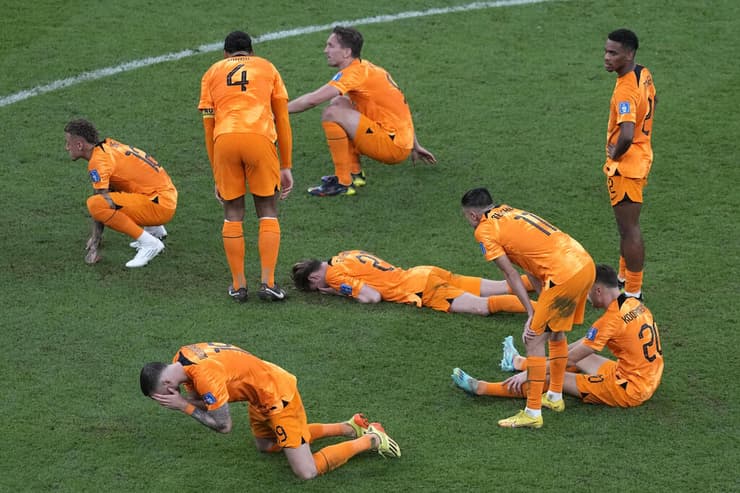 שחקני נבחרת הולנד מאוכזבים