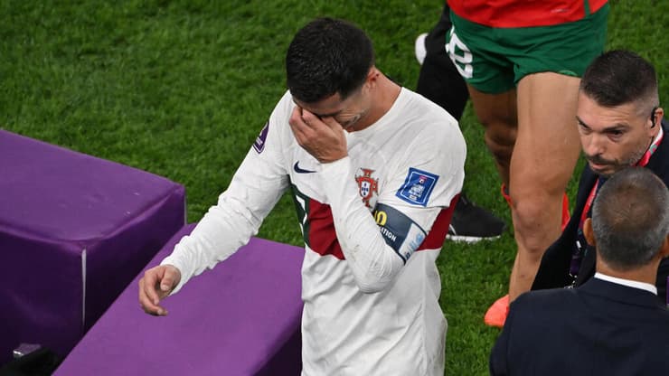 כריסטיאנו רונאלדו שחקן נבחרת פורטוגל ממרר בבכי אחרי ההדחה מהמונדיאל