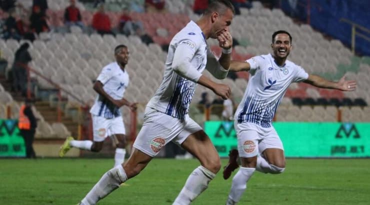 חוליו סזאר חוגג (יונתן גינזבורג) חוליו סזאר חוגג