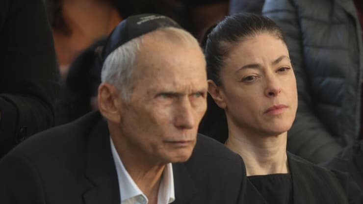 הלוויתו של משה מזרחי לשעבר ראש אגף החקירות במשטרה