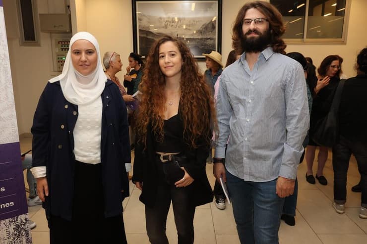 הזוכים בתחרות: איתמר גריילסמר, טס מאיר, ודינה אבזאח שזכתה במקום השני (צילום: חן גלילי) הזוכים בתחרות: איתמר גריילסמר, טס מאירו ומקום שני דינה אבזאח