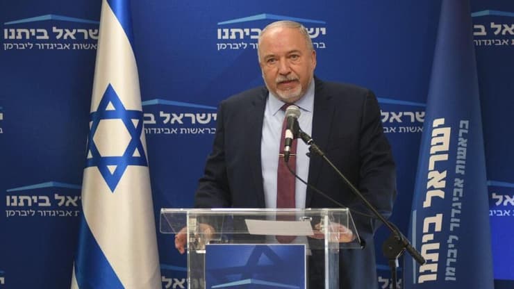 שר האוצר היוצא, ח"כ ליברמן. "היריקה של ביבי בפרצופם של חיילי צה"ל עולה על כל דמיון" (צילום: רפי קוץ) אביגדור ליברמן