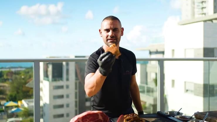 אלי אטדגי: לא ידע איך לעכל את ההתעניינות בו (צילום: אסף מגל) אלי אטדגי