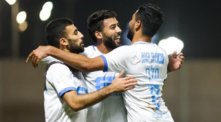 שחקני בני ריינה חוגגים (שחר גרוס) שחקני בני ריינה חוגגים