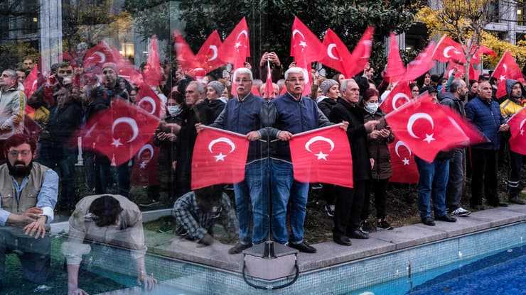 טורקיה ראש העיר איסטנבול אקרם אימאמאולו עונש מאסר תומכיו מפגינים אחרי ההכרזה על עונשו