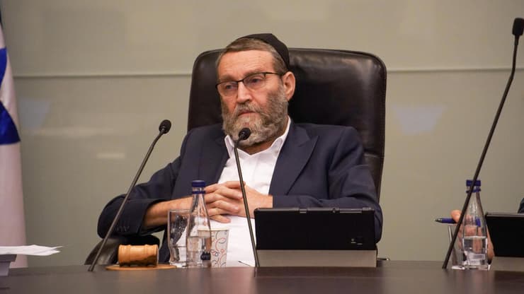 דיון ועדת הכספים בנושא מספר חברי הכנסת הנדרש להתפלגות סיעה
