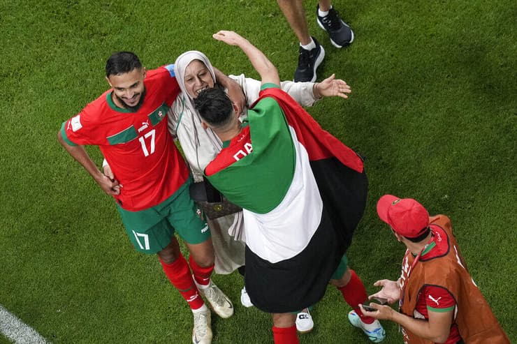 שחקני מרוקו ודגל פלסטין
