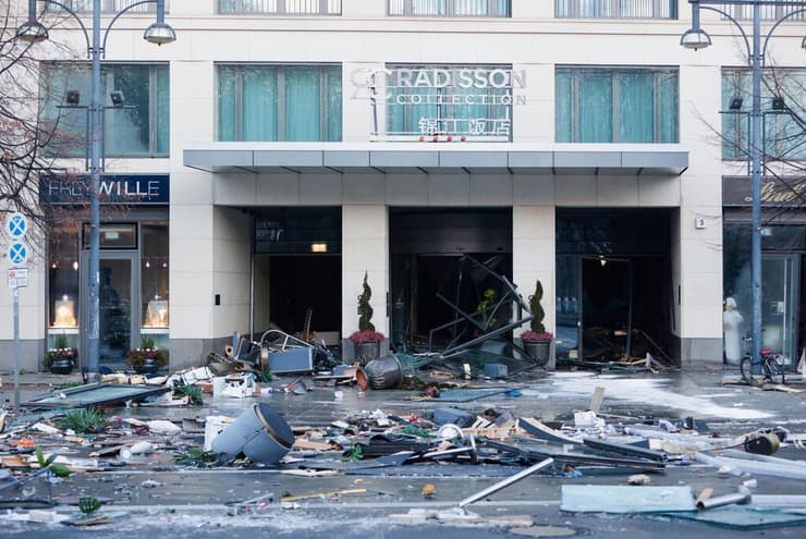 אקווריום התפוצץ במלון רדיסון בלו בברלין