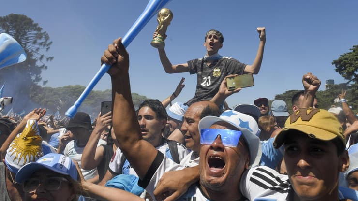 אוהדי ארגנטינה חוגגים את הזכייה