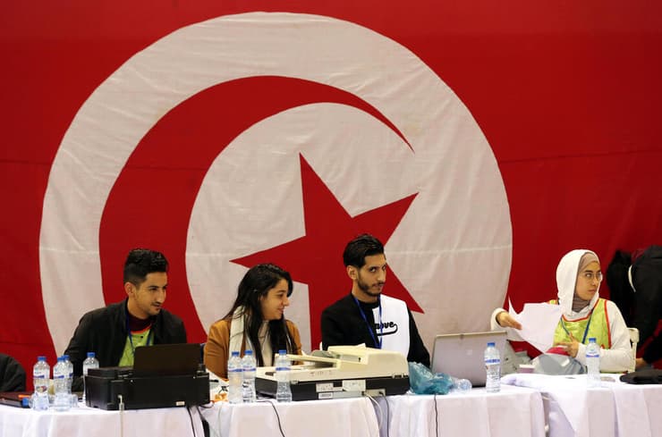 תוניסיה בחירות ל פרלמנט רק 8.8% הצביעו ספירת קולות