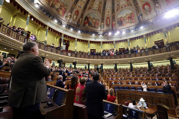 ספרד חוק טרנסג'נדרים אושר ב הבית התחתון של הפרלמנט