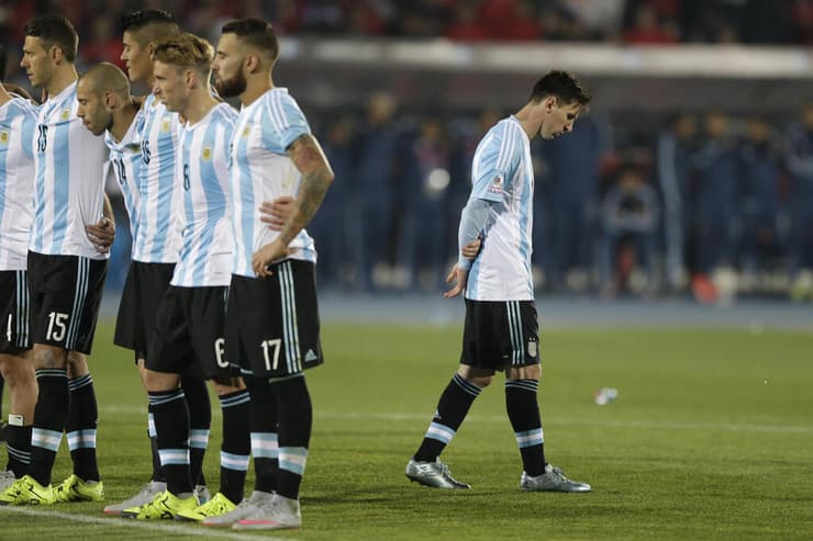 לאו מסי נבחרת ארגנטינה אחרי ההפסד בפנדלים לצ'ילה בגמר קופה אמריקה 2016