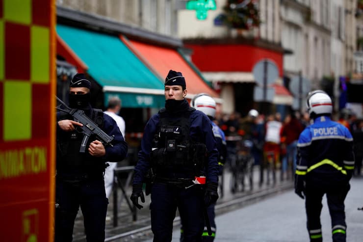 תיעוד מזירת הירי בפריז