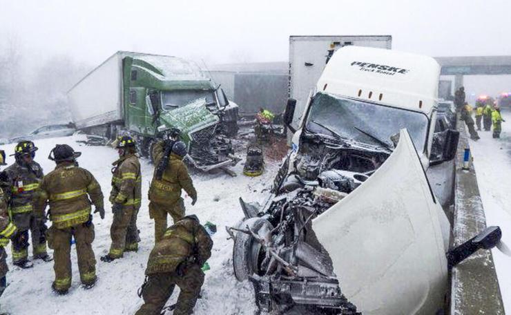 ארה"ב סופה תאונת שרשרת ב אוהיו