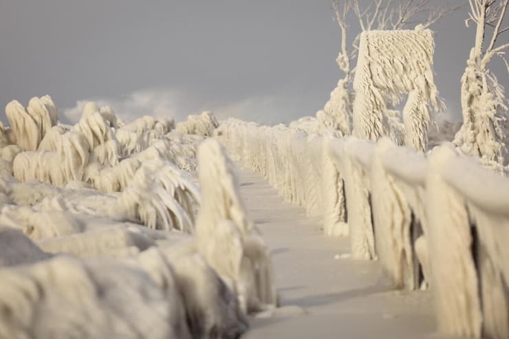 ארה"ב סופה סופת שלג פצצת ציקלון ניו יורק קרח ב אגם אירי