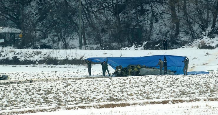 דרום קוריאה מטוס תקיפה קל של צבא סיאול שהתרסק בדרך להתעמת עם מל"טים שחדרו מ צפון קוריאה