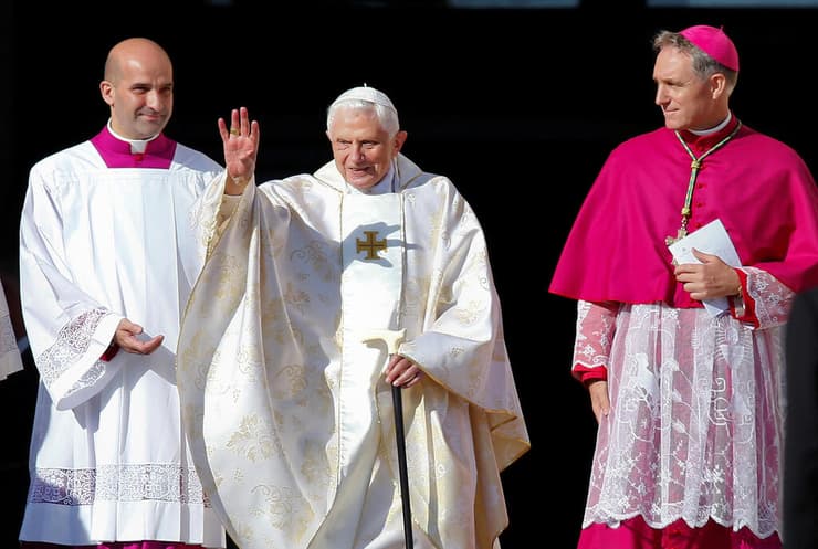 בנדיקטוס ה-16, האפיפיור לשעבר שהלך לעולמו