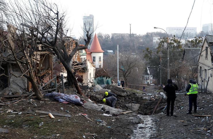 אוקראינה זירת פגיעה של טיל רוסי ב קייב