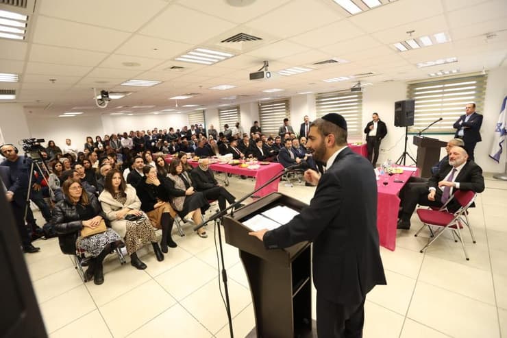 השר מלכיאלי נואם בטקס (צילום: יעקב כהן) השר מלכיאלי נואם בטקס