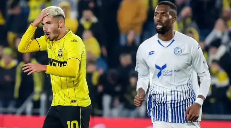 בר כהן תופס את הראש