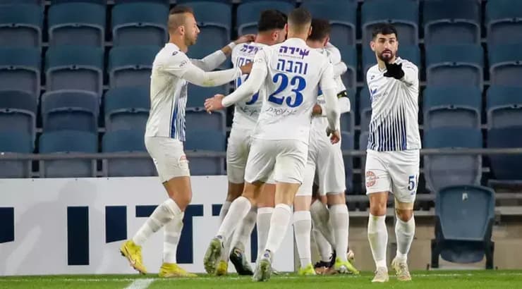 שחקני עירוני טבריה חוגגים