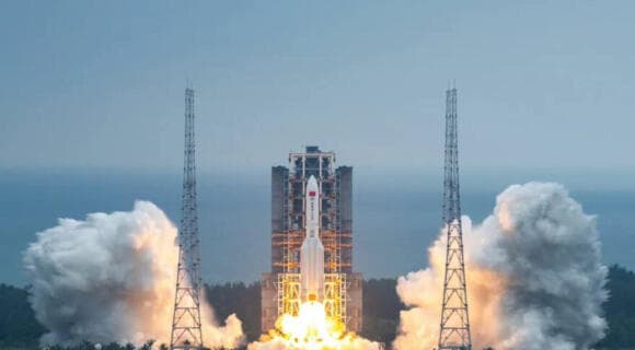 גבוה יותר. רחוק יותר. חזק יותר. שיגור אחד הרכיבים של תחנת החלל טיאנגונג 3 על טיל לונג מארץ' 5 מוונצ'אנג, אוקטובר 2022 