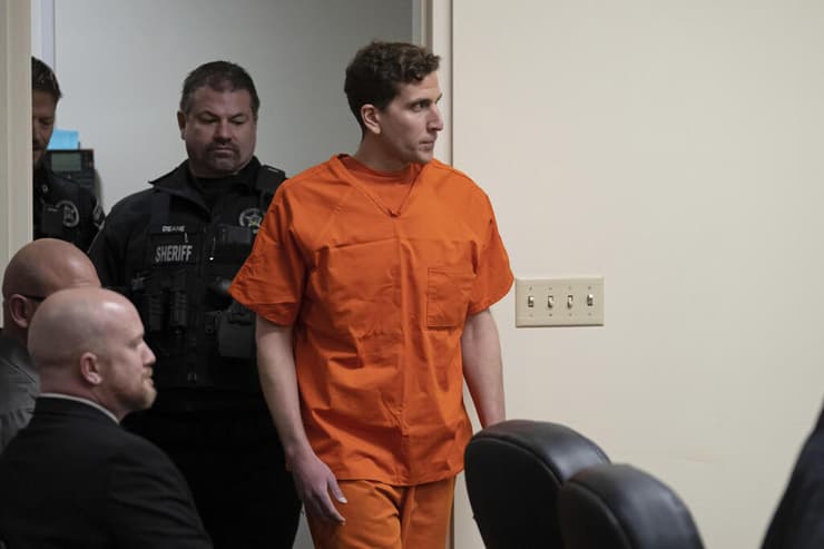 ארה"ב רצח סטודנטים איידהו החשוד בראיין קוברגר ב בית המשפט