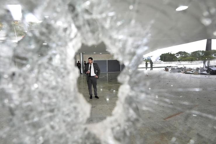 הרס בארמון הנשיאות של ברזיל אחרי ההסתערות של תומכי הנשיא לשעבר ז'איר בולסונרו