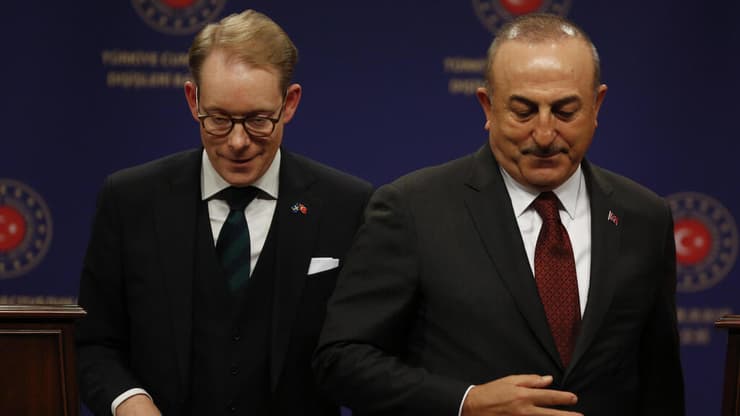 שר החוץ של טורקיה מבלוט צ'בושולו ושר החוץ של שבדיה טוביאס בילסטרום פגישה 22 ב דצמבר 2022