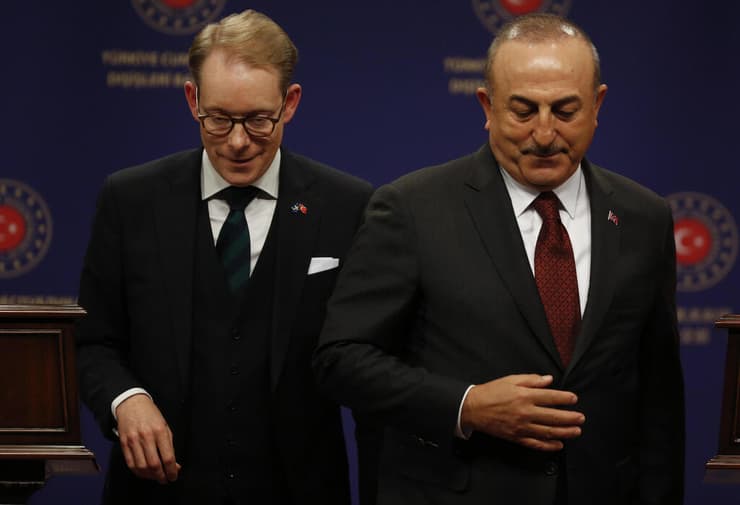 שר החוץ של טורקיה מבלוט צ'בושולו ושר החוץ של שבדיה טוביאס בילסטרום פגישה 22 ב דצמבר 2022