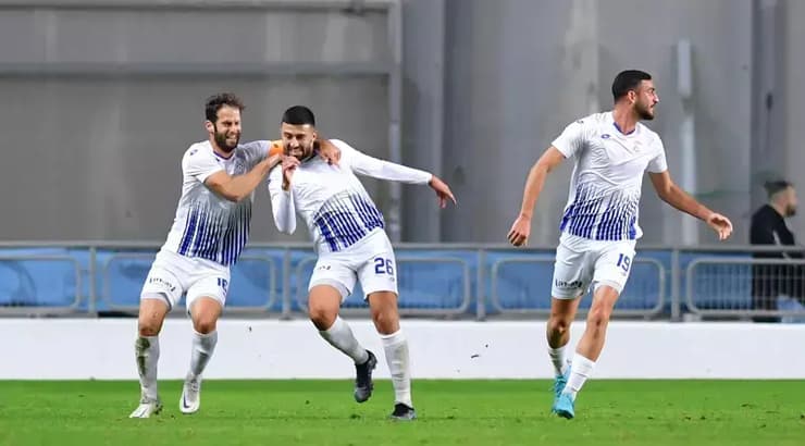 שחקני רמה"ש חוגגים (חגי מיכאלי) שחקני רמה"ש חוגגים