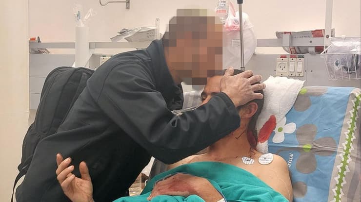 אלישיב נחום הפצוע בפיגוע בדרום הר בחברון  עם הגבר שניטרל את המחבל