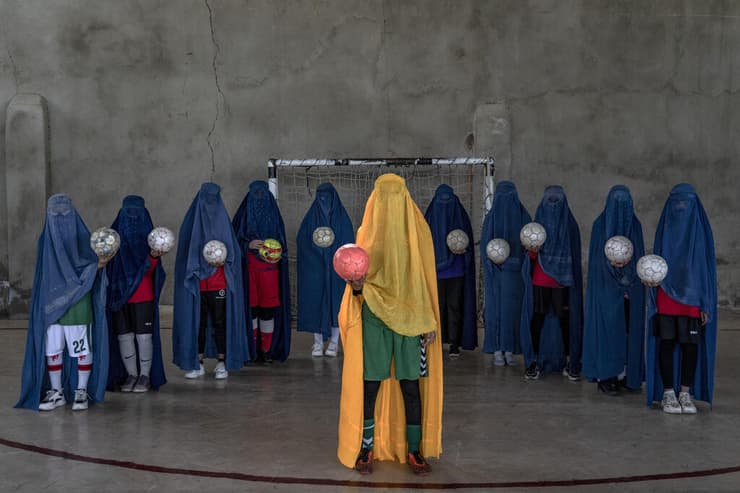 אפגניסטן נשים אפגניות שעסקו בספורט לפני עליית ה טליבאן