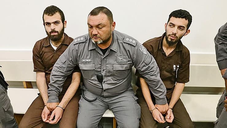 מימין: אסעד אל־רפאעי, משמאל: סובחי אבו־שקיר, המחבלים שביצעו את הפיגוע באלעד