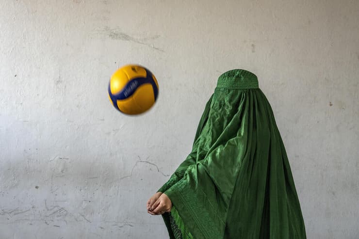 אפגניסטן נשים אפגניות שעסקו בספורט לפני עליית ה טליבאן