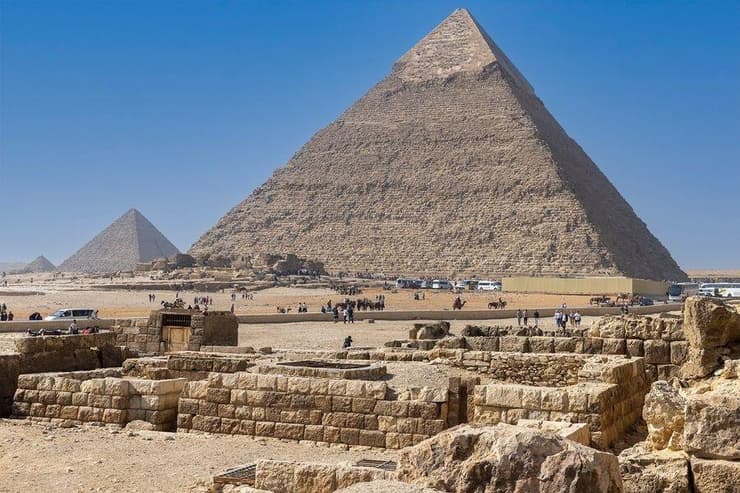 הפירימידות בגיזה - מוקדמות בכאלף שנים לירידת מצרים