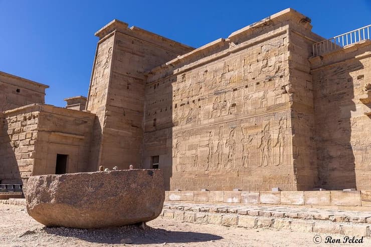 מקדש פילה על הנילוס - הועתק ממקומו בשל סכר אסואן הראשון