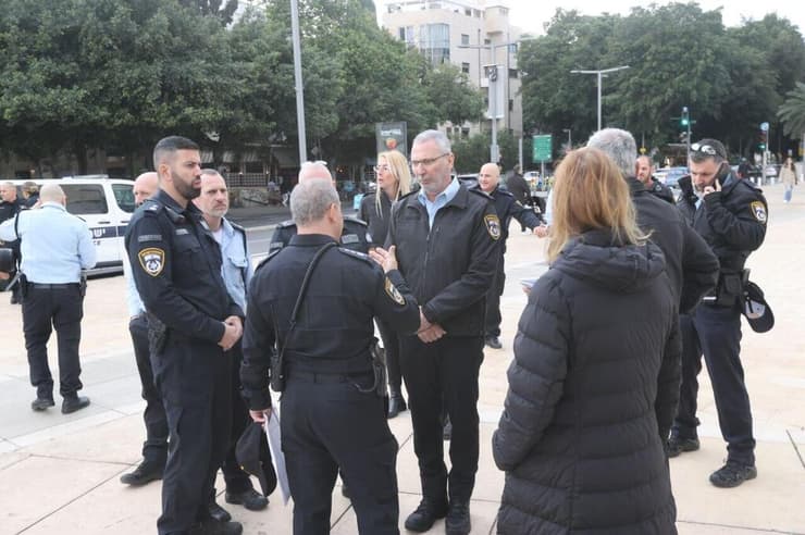 סיור היערכות המקדים של בכירי המחוז במשטרה לפני ההפגנה בתל אביב