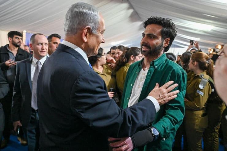 ראש הממשלה נתניהו עם איציק סעידיאן לאחר טקס הענקת הדרגה להרצי הלוי