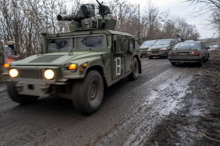 לוחמים אוקראינים באזור בחמוט מזרח אוקראינה מלחמה מול רוסיה