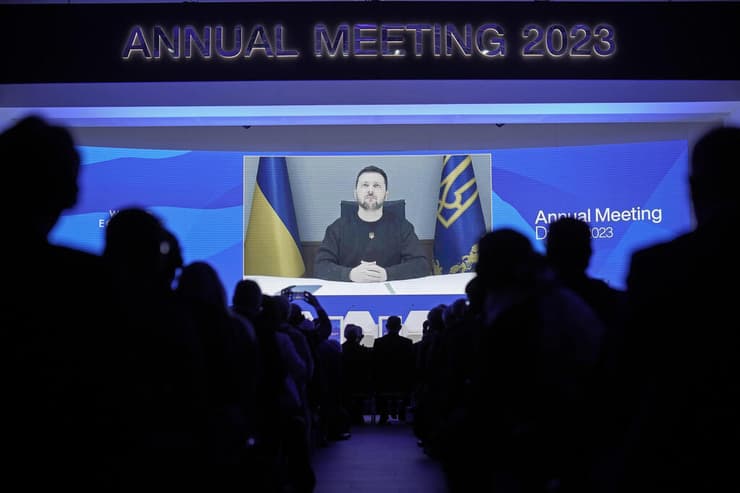 נשיא אוקראינה וולודימיר זלנסקי נואם בפני הפורום הכלכלי העולמי ב דאבוס