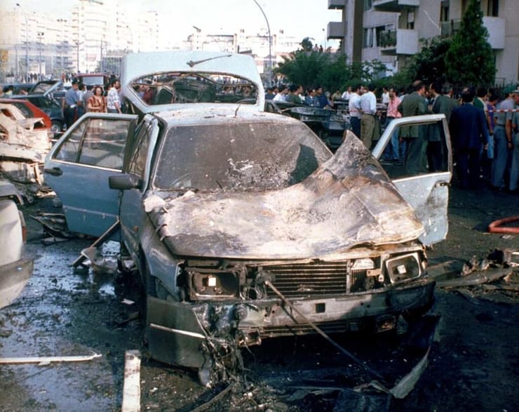 רכבו של חוקר שנרצח על ידי הקוזה נוסטרה בשנות ה-90