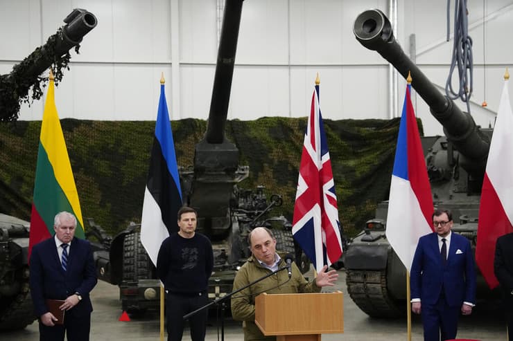 אסטוניה הודעה על סיוע צבאי ל אוקראינה