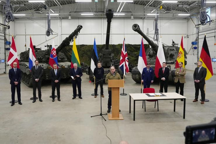 אסטוניה הודעה על סיוע צבאי ל אוקראינה