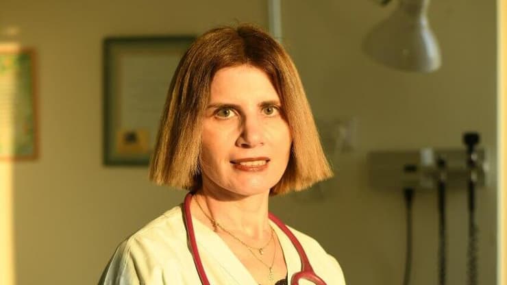 ד"ר אידית וייסבוך שהותקפה על ידי מטופל בסניף כללית בבאר יעקב